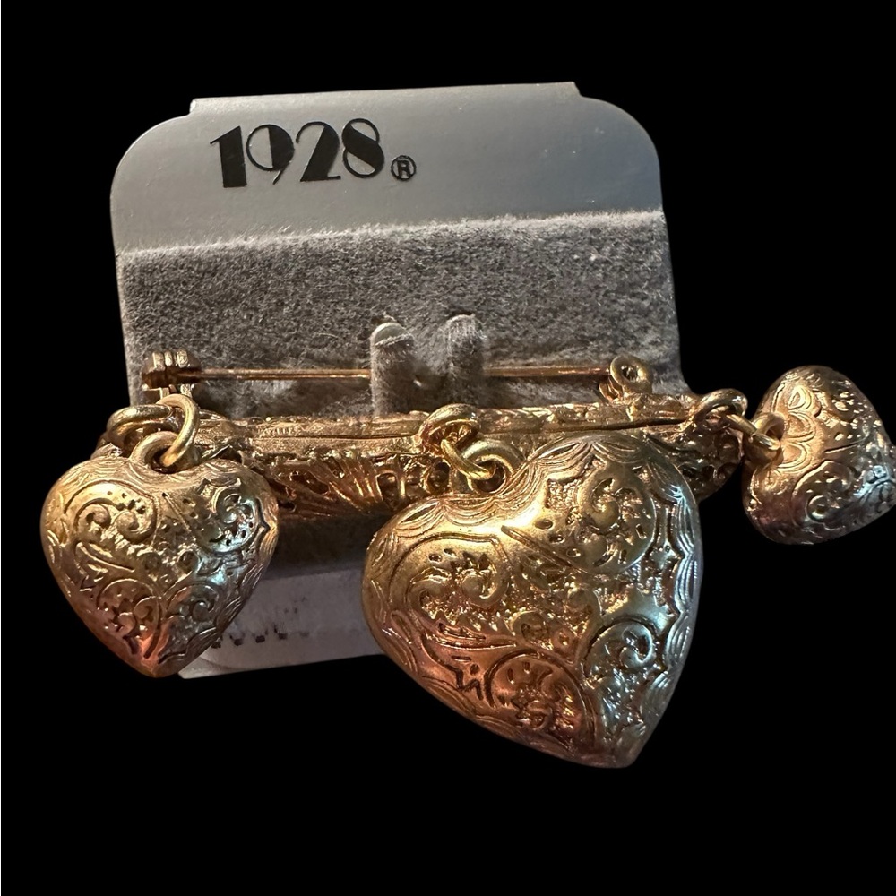 1928 Gold Vintage-Inspired Brooch
